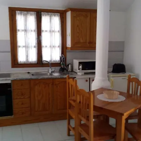Tinojay Apartment *
